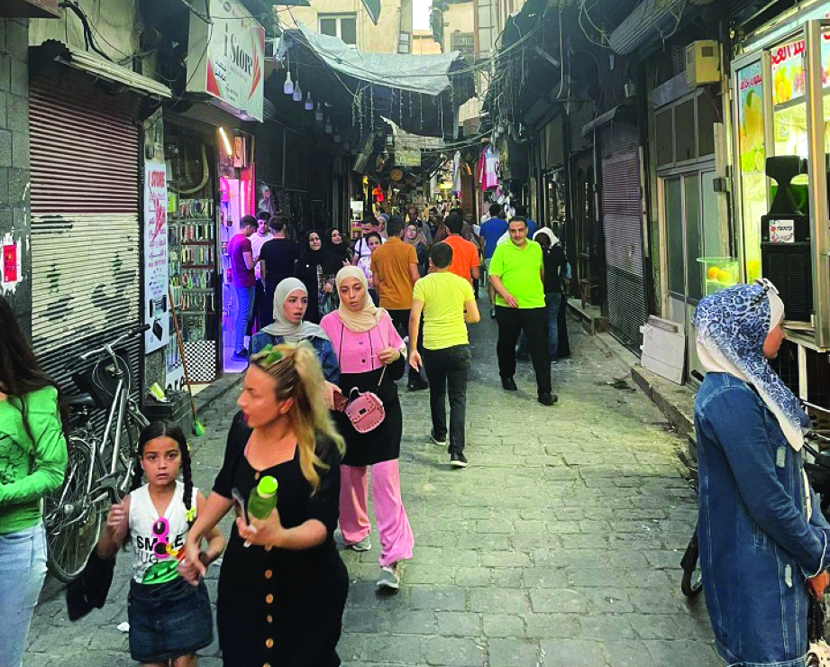 العيد في دمشق عادات غابت وآمال ترسمها بسمات الأطفال