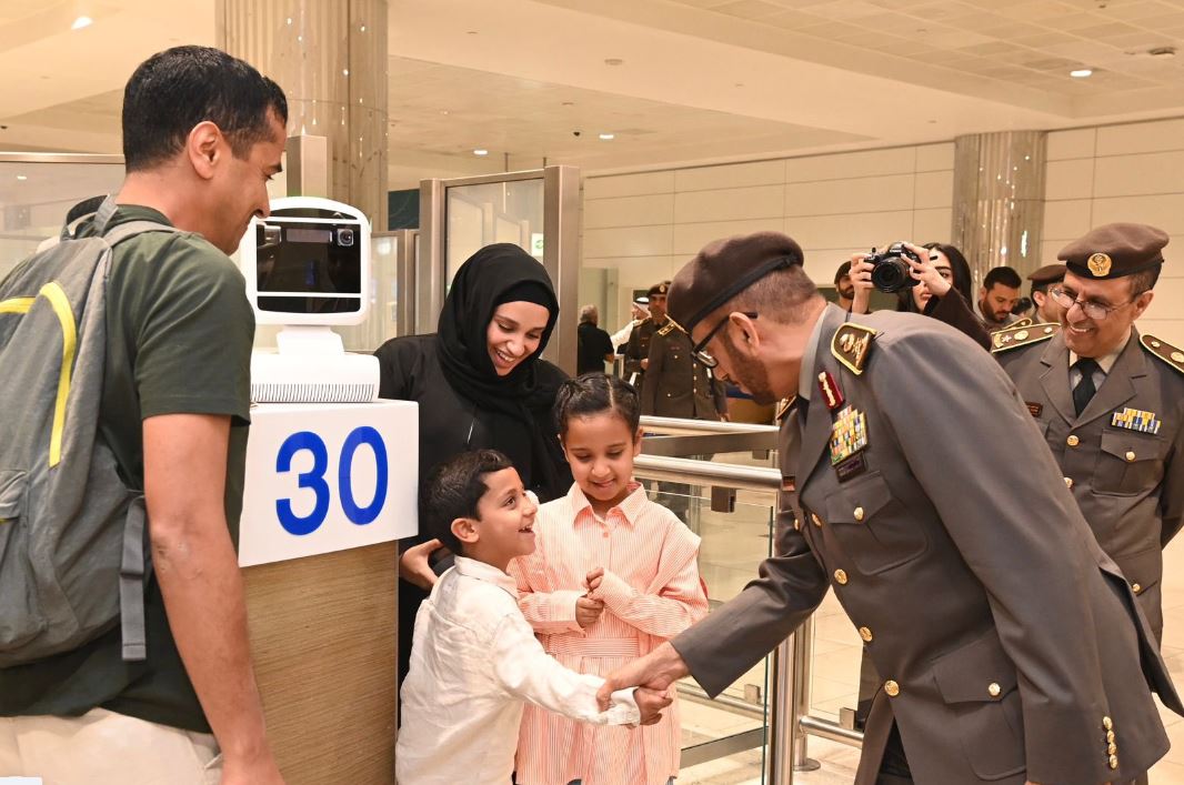 زوار دبي من الأطفال يدشنون منصاتهم الجديدة ويختمون جوازاتهم بأنفسهم