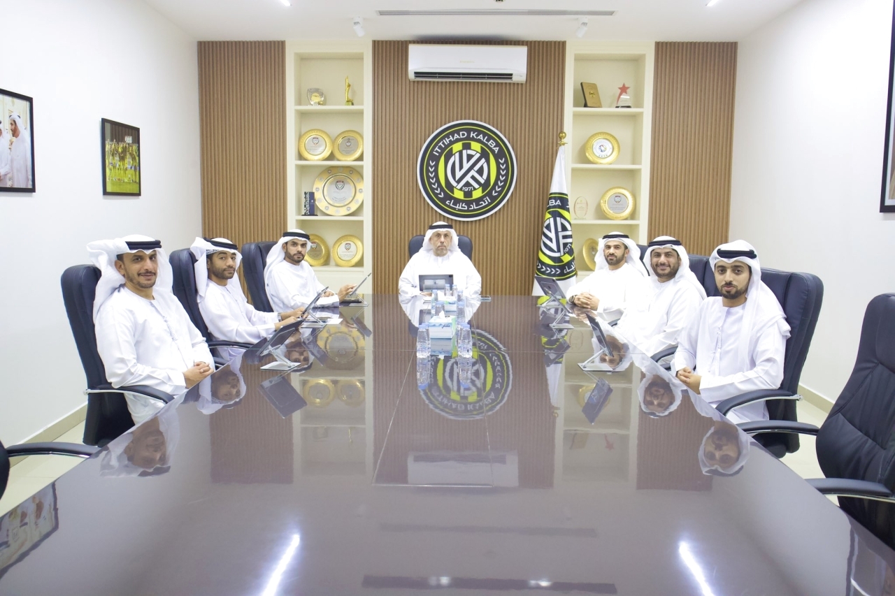 "من اجتماع مجلس إدارة شركة الكرة | البيان"