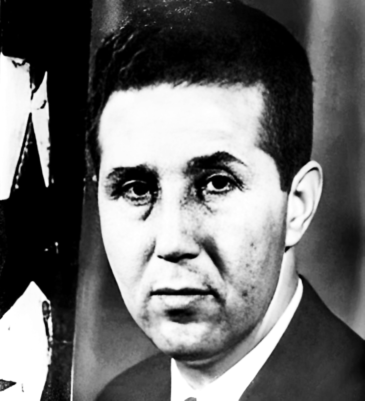 "1979 إطلاق سراح الرئيس الجزائري الأسبق أحمد بن بلة بعد اعتقاله عام 1965"