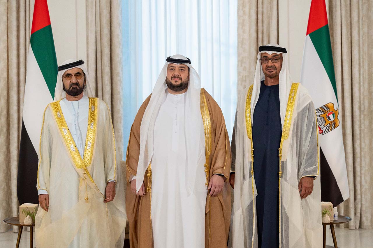"محمد بن زايد ومحمد بن راشد خلال مراسم أداء اليمين بحضور محمد السويدي | تصوير: خليفة عيسى"