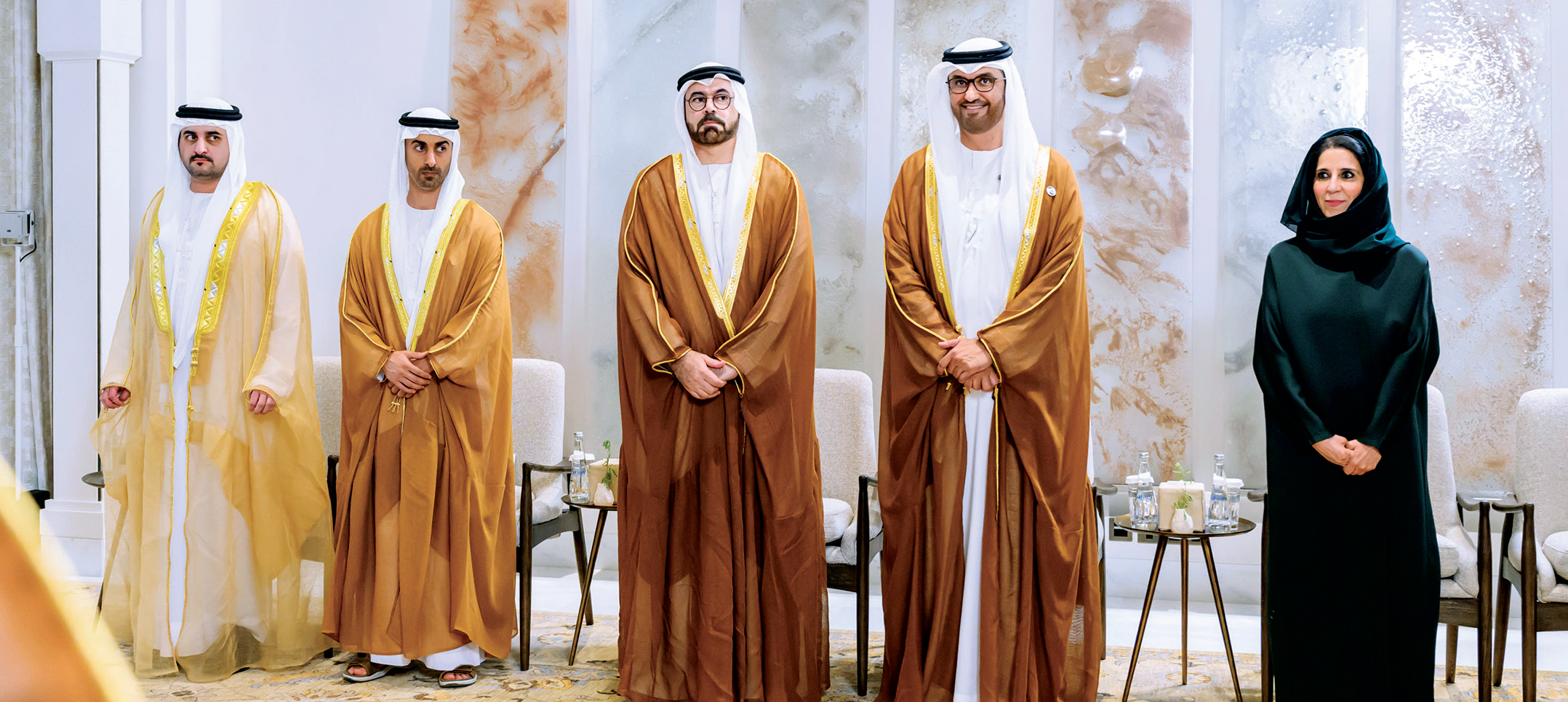 "مكتوم بن محمد وحمدان بن محمد بن زايد ومحمد القرقاوي وسلطان الجابر ومريم الحمادي"