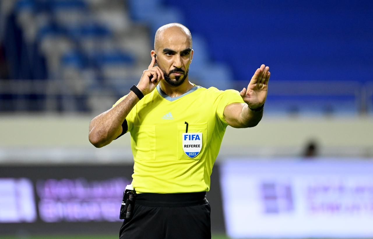 طاقم تحكيم إماراتي يشارك في إدارة مباريات كأس "الملك سلمان" للأندية