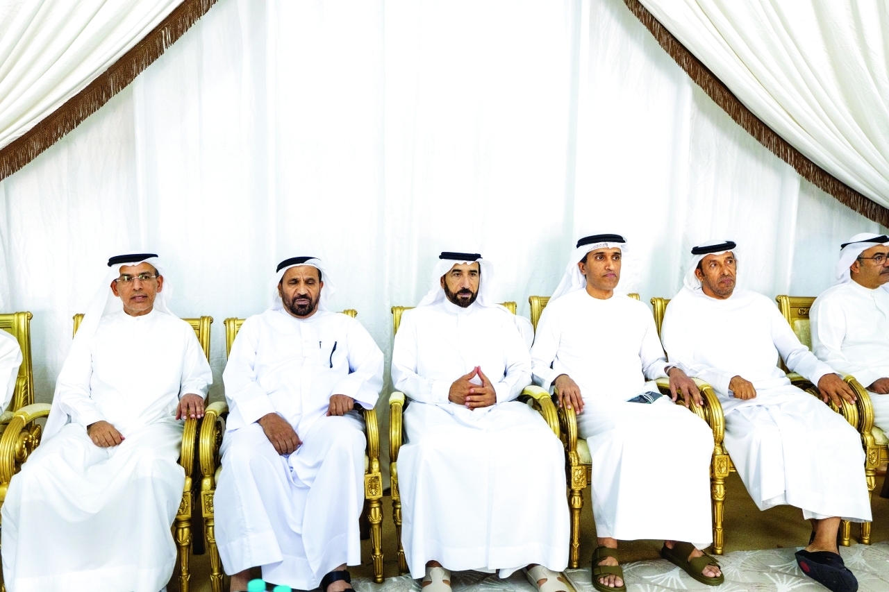 "عبدالله البسطي وعبدالرحمن آل صالح وسيف الشعفار يقدمون العزاء"