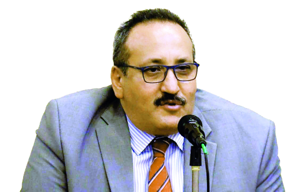 "الدكتور ياسر عثمان"