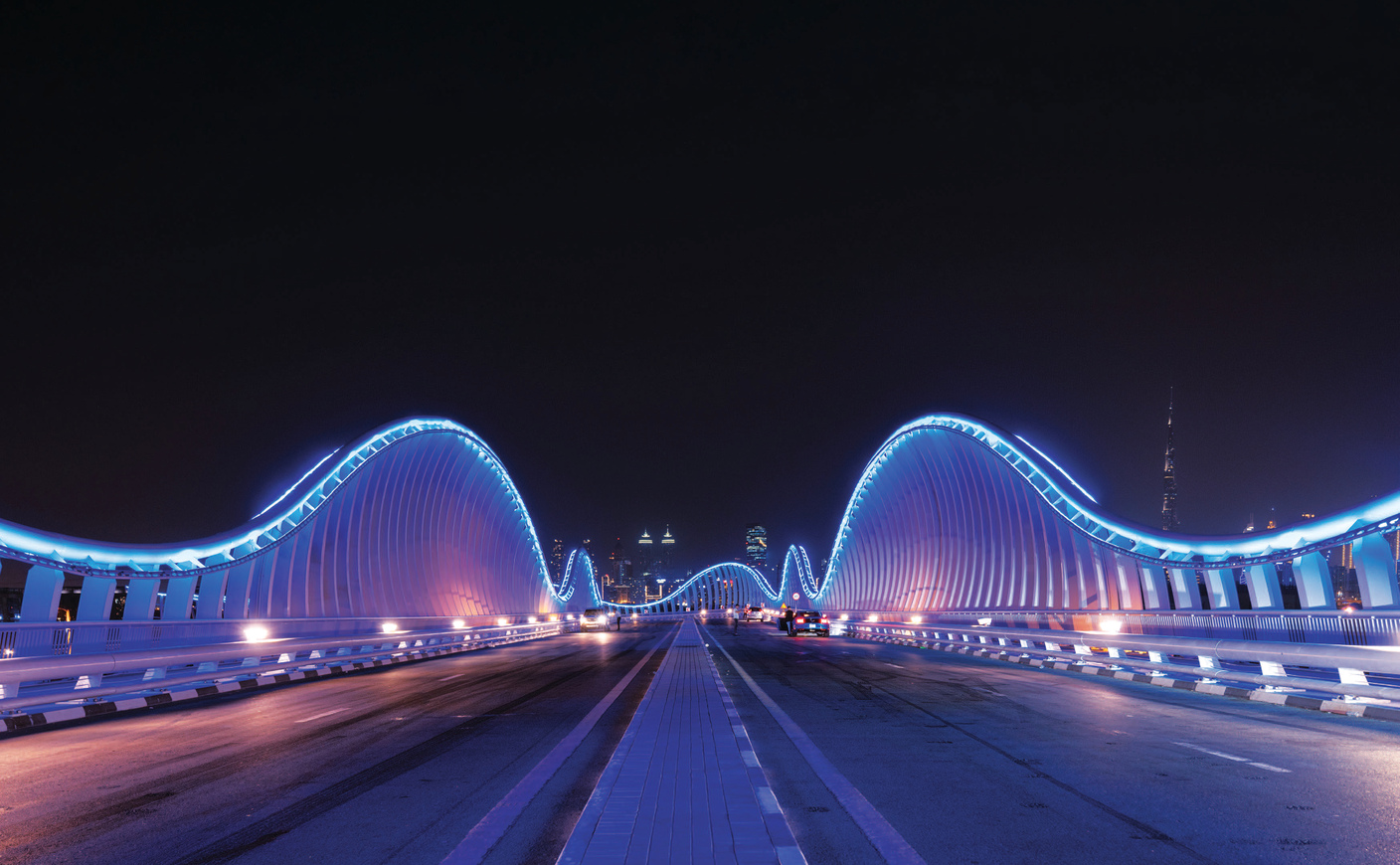 «جسر الميدان» في دبي ضمن قائمة الأجمل عالمياً في الليل