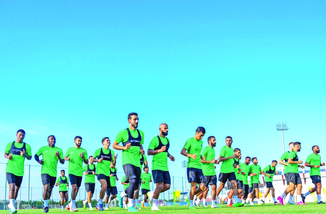 "جانب من تدريبات شباب الأهلي | البيان"