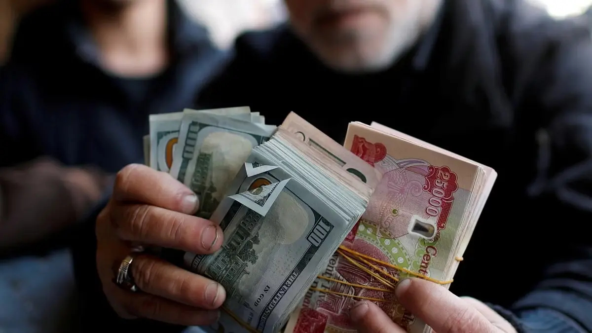 محافظ المركزي العراقي يكشف سبب تراجع الدينار