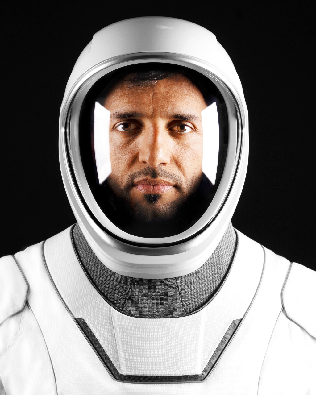 "سلطان النيادي"
