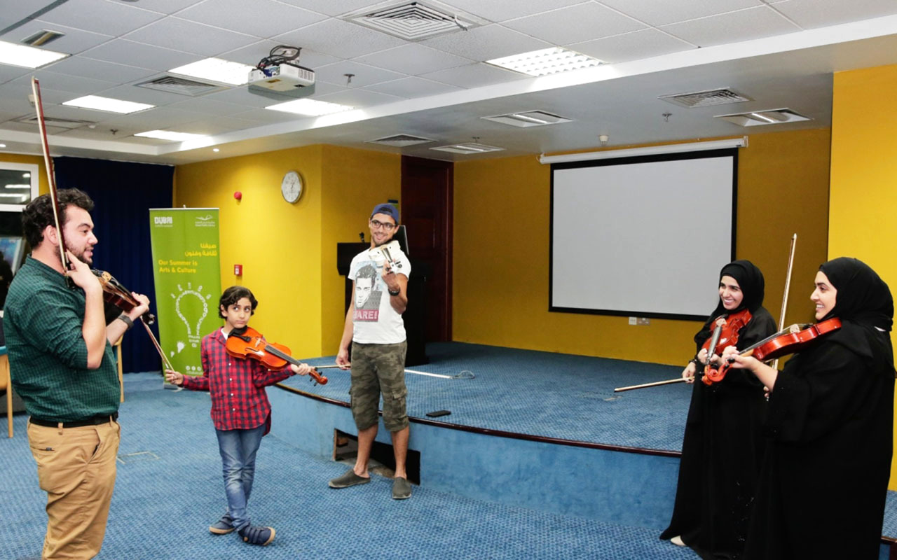 "البرنامج يعمل على تطوير مهارات العزف والغناء والإخراج والتمثيل المسرحي| أرشيفية"