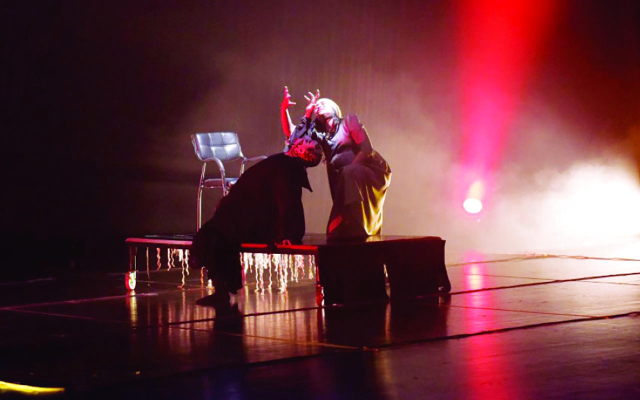 "ورش تفاعلية تناقش طرق اختيار النص المسرحي"