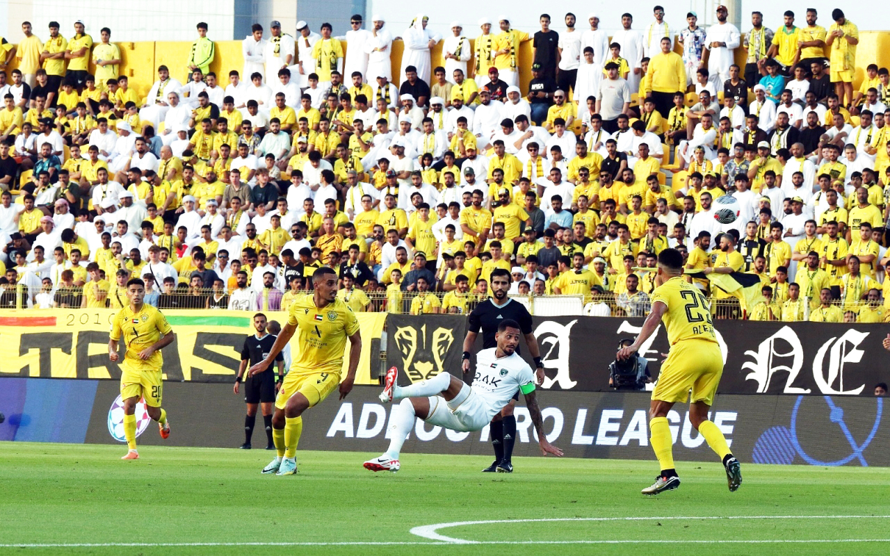 "الوصل حقق الأهم في مباراته مع «الإمارات»| تصوير: إبراهيم صادق"