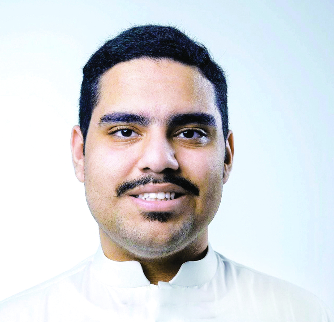 "عبدالله الطويل"