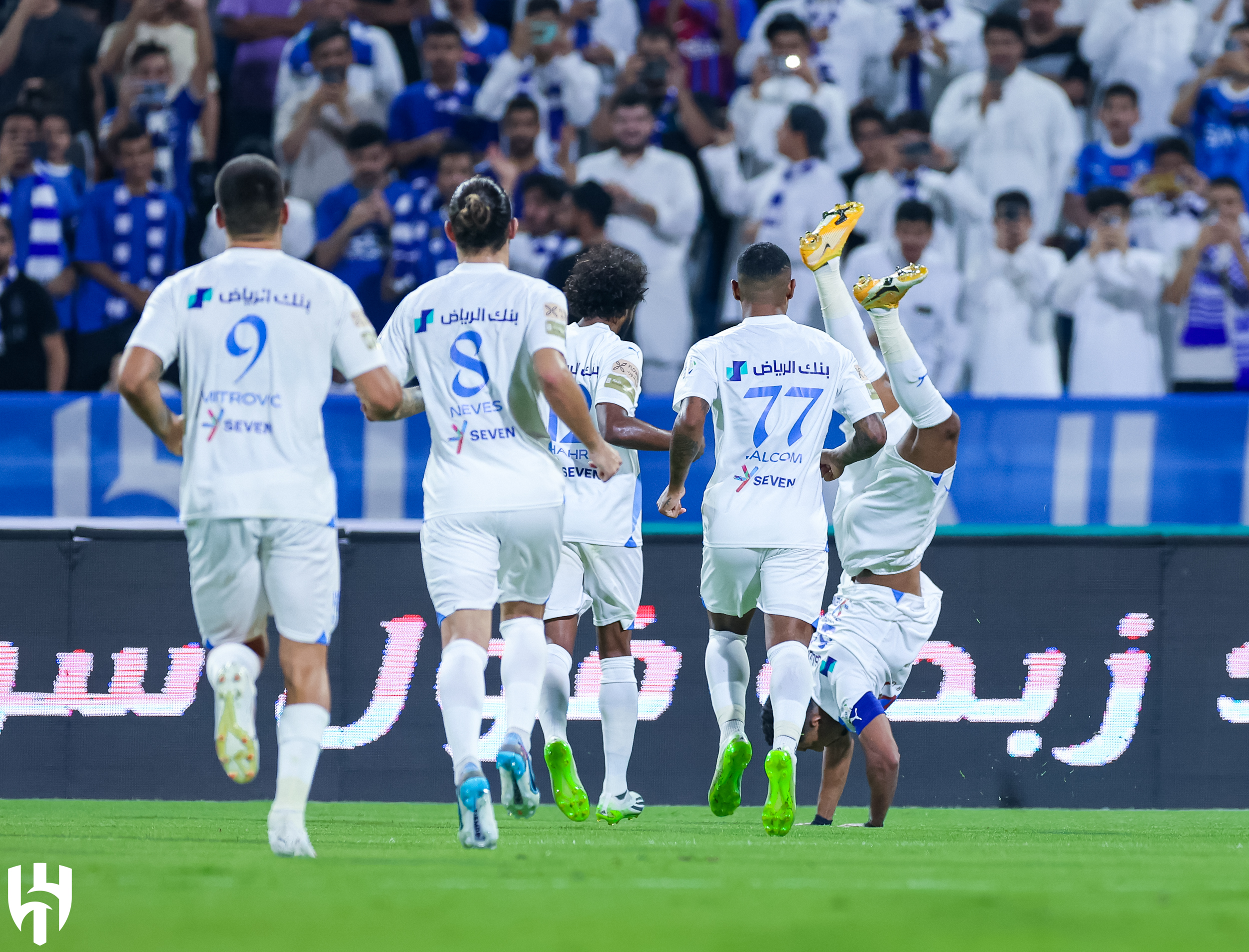 مهرجان أهداف..رباعية للهلال والاتحاد وفوز صعب للأهلي في الدوري السعودي