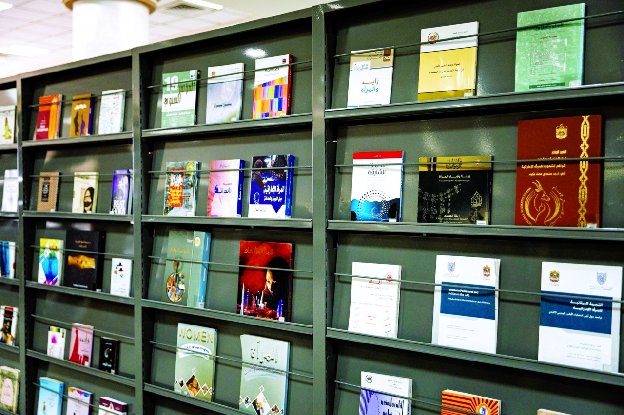 "مكتبة ثرية خطتها أقلام المرأة الإماراتية | أرشيفية"