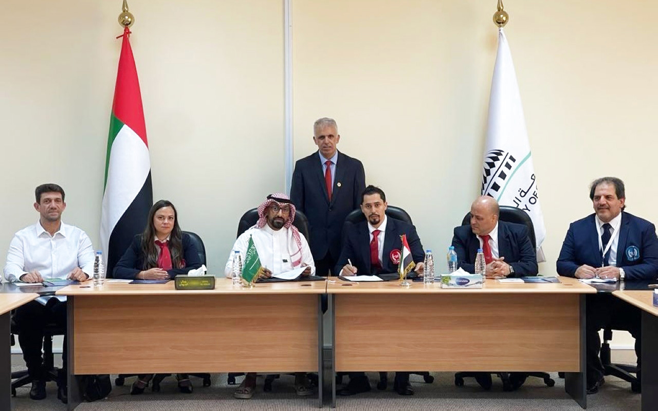 "خلال توقيع الاتفاقية | البيان"