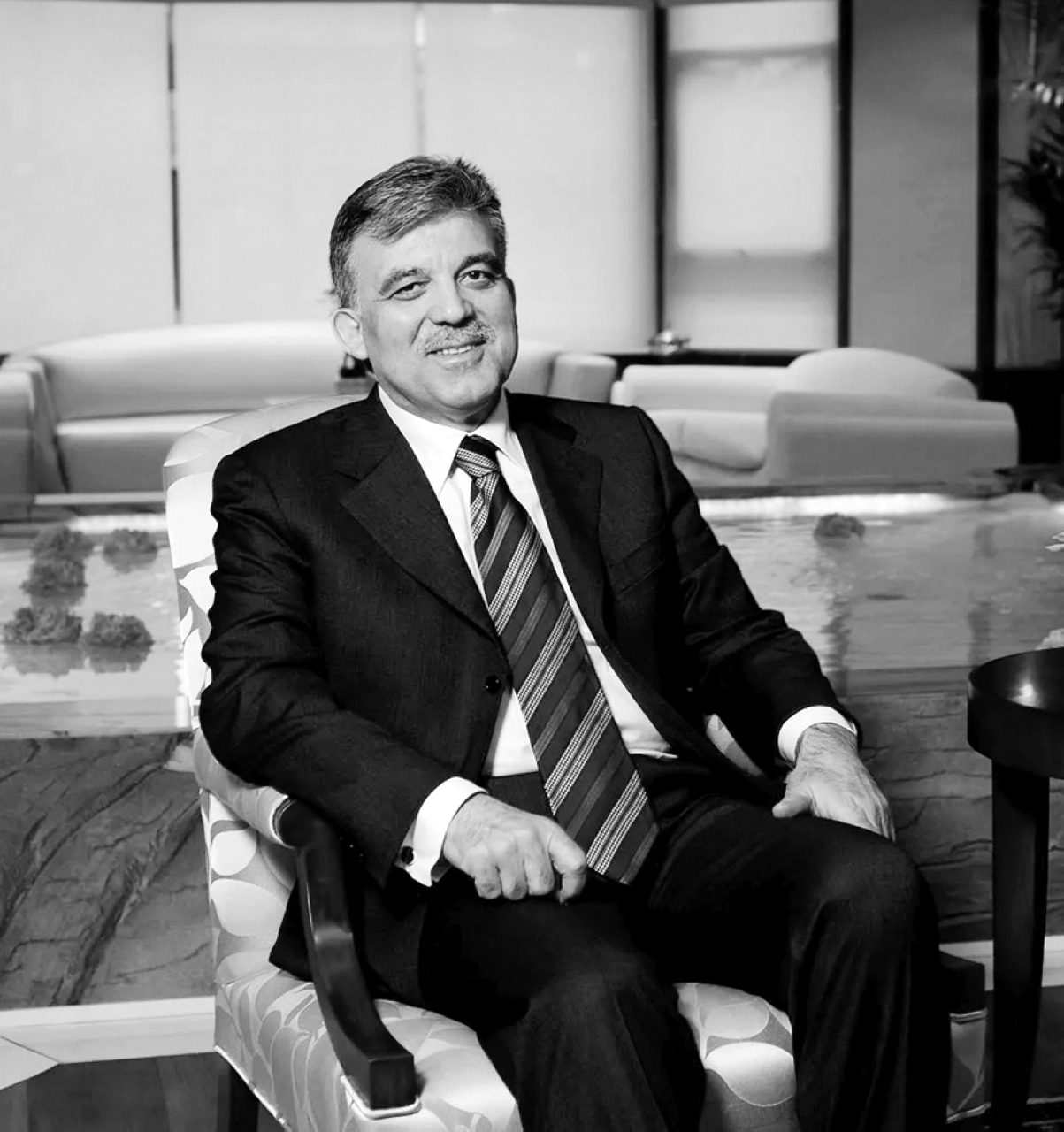 "2007 البرلمان التركي ينتخب عبدالله غول رئيساً بالجولة الثالثة من التصويت."