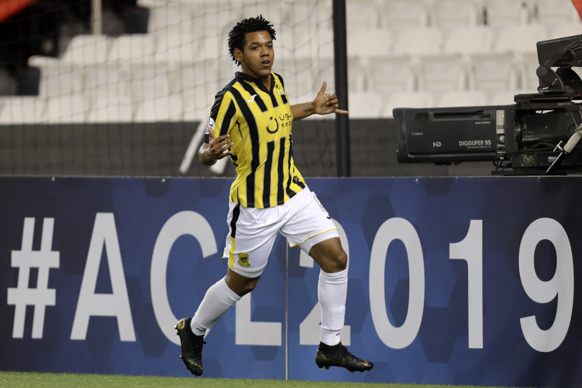 هل تتحول التكهنات إلى واقع.. رئيس الاتحاد السعودي لا يغلق الباب أمام تجنيس رومارينيو