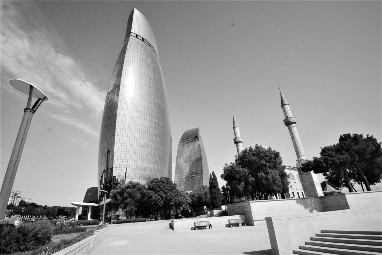 "1991 أذربيجان تعلن استقلالها عن الاتحاد السوفييتي."