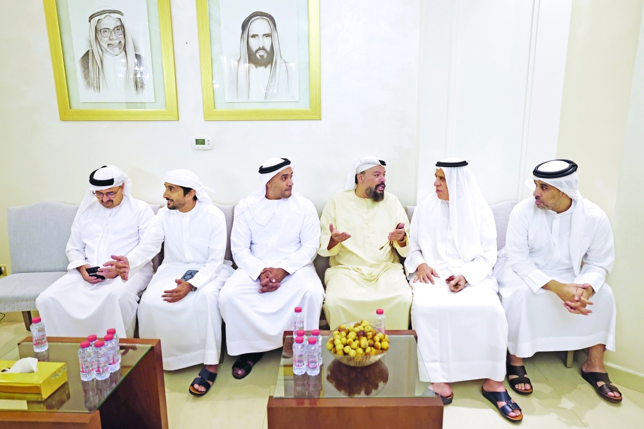 "جانب من المعزين"