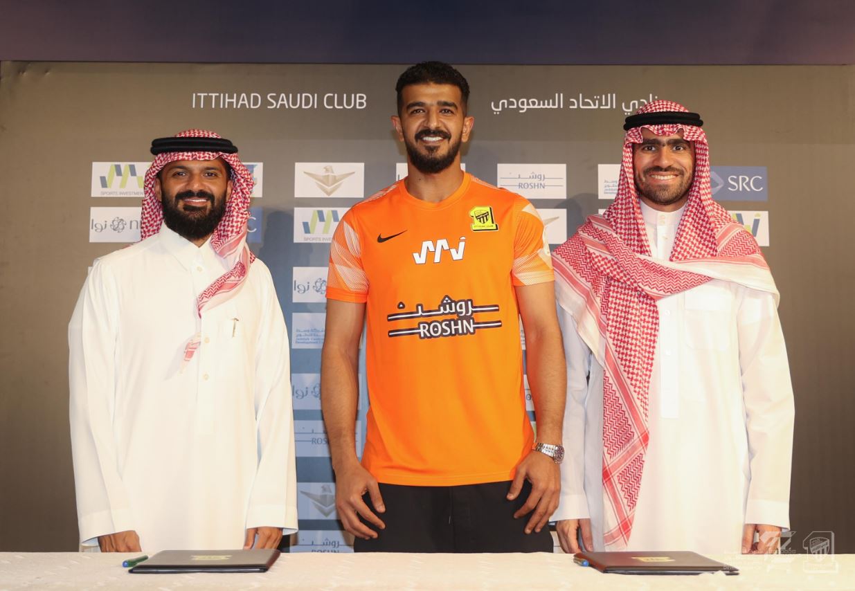اتحاد جدة يتعاقد مع عبد الله المعيوف حارس غريمه الهلال