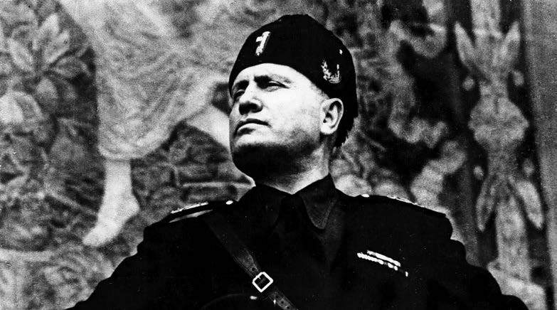 "1924 بينيتو موسوليني يتعرض لمحاولة اغتيال فاشلة في روما على أيدي مجموعة من الشيوعيين."