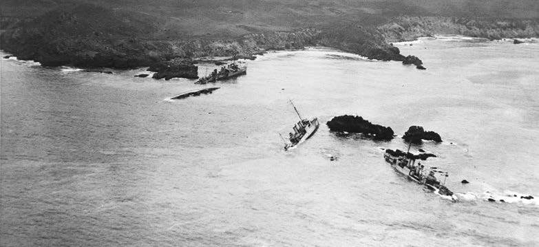 "1923 كارثة هوندا بوينت: تسع مدمرات تابعة للبحرية الأمريكية ترتطم بساحل كاليفورنيا."