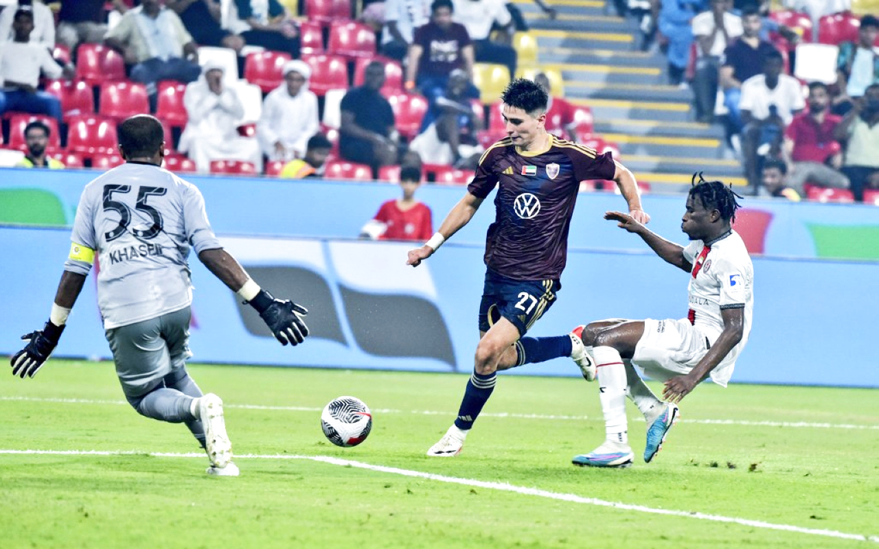 "جانب من لقاء الوحدة والجزيرة في ديربي أبوظبي | البيان"