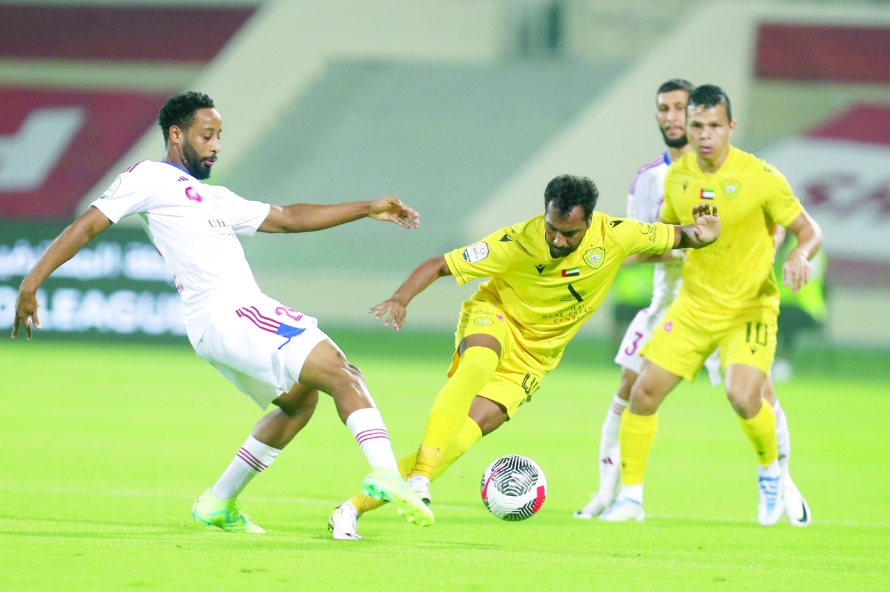 "جانب من مباراة الوصل والشارقة في الدوري | البيان"