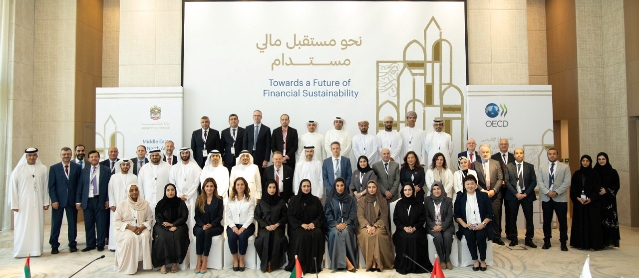 "محمد الحسيني والمشاركون في الاجتماع في لقطة جماعية من المصدر"