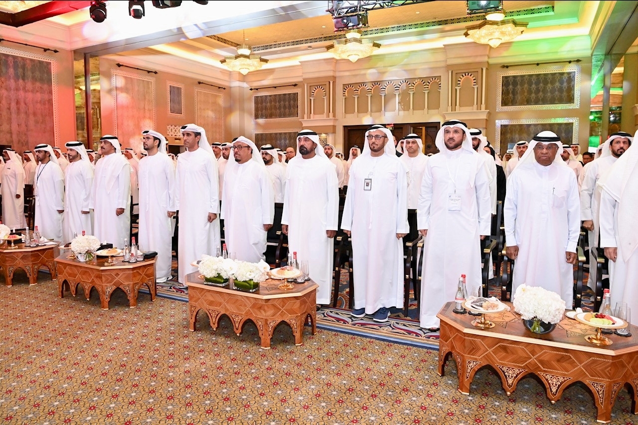 "أحمد بن سعيد وضاحي خلفان وعبدالله البسطي ومحمد المري وعبيد بن سرور ونخبة من القادة والخبراء خلال المؤتمر| من المصدر"