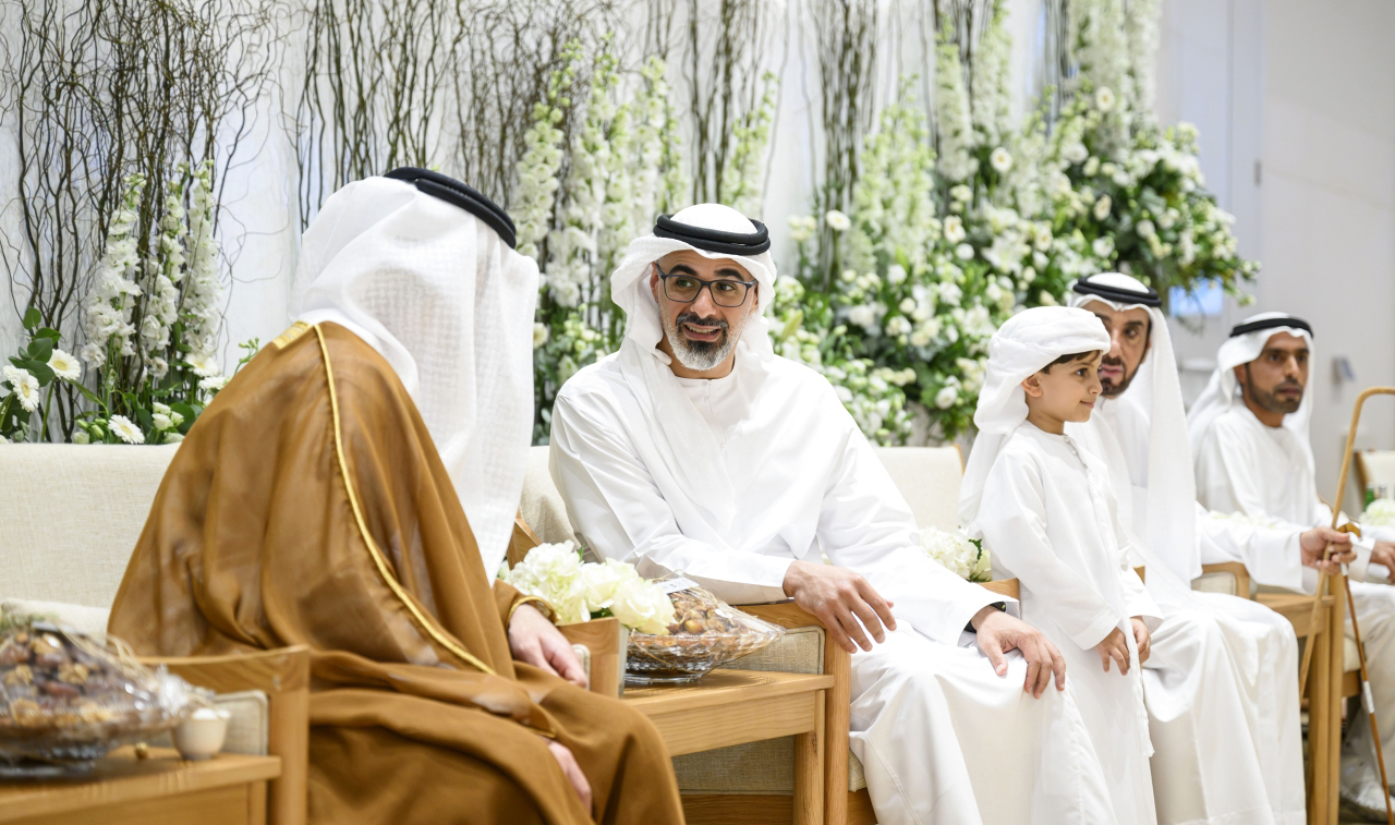 "خالد بن محمد خلال حفل الزفاف"