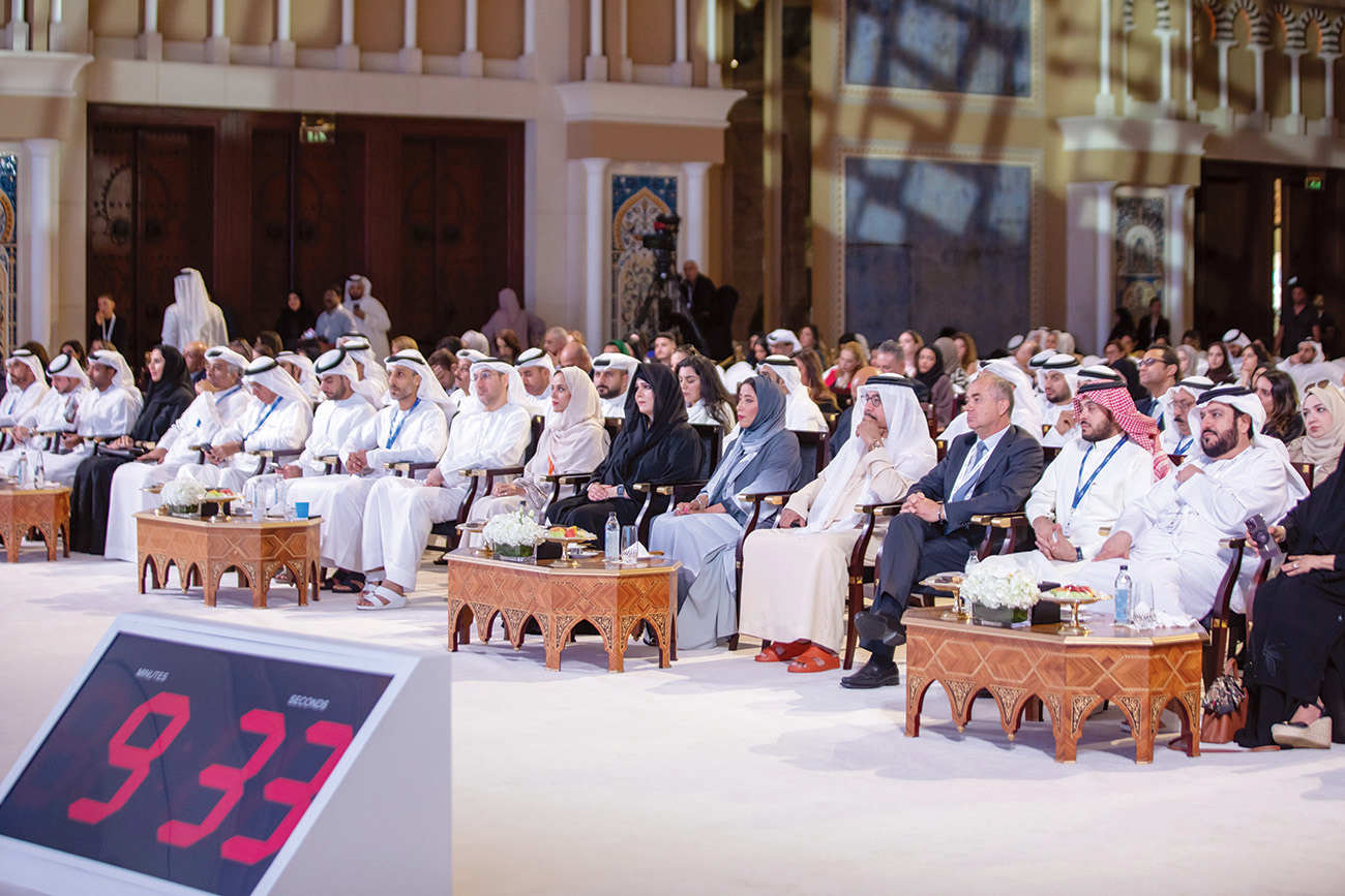 "لطيفة بنت محمد ومنى المري وخلفان بلهول ومحمد الملا وميثاء بوحميد وإلياس بوصعب ومحمد الريسي وناصر الظاهري"