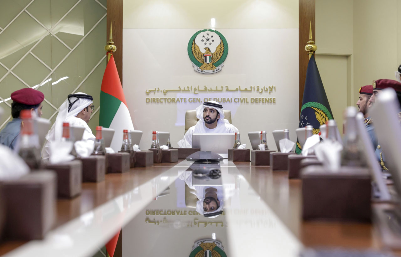 "سموه خلال الاطلاع على الخطط المستقبلية بحضور راشد المطروشي وقيادات إدارة الدفاع المدني"