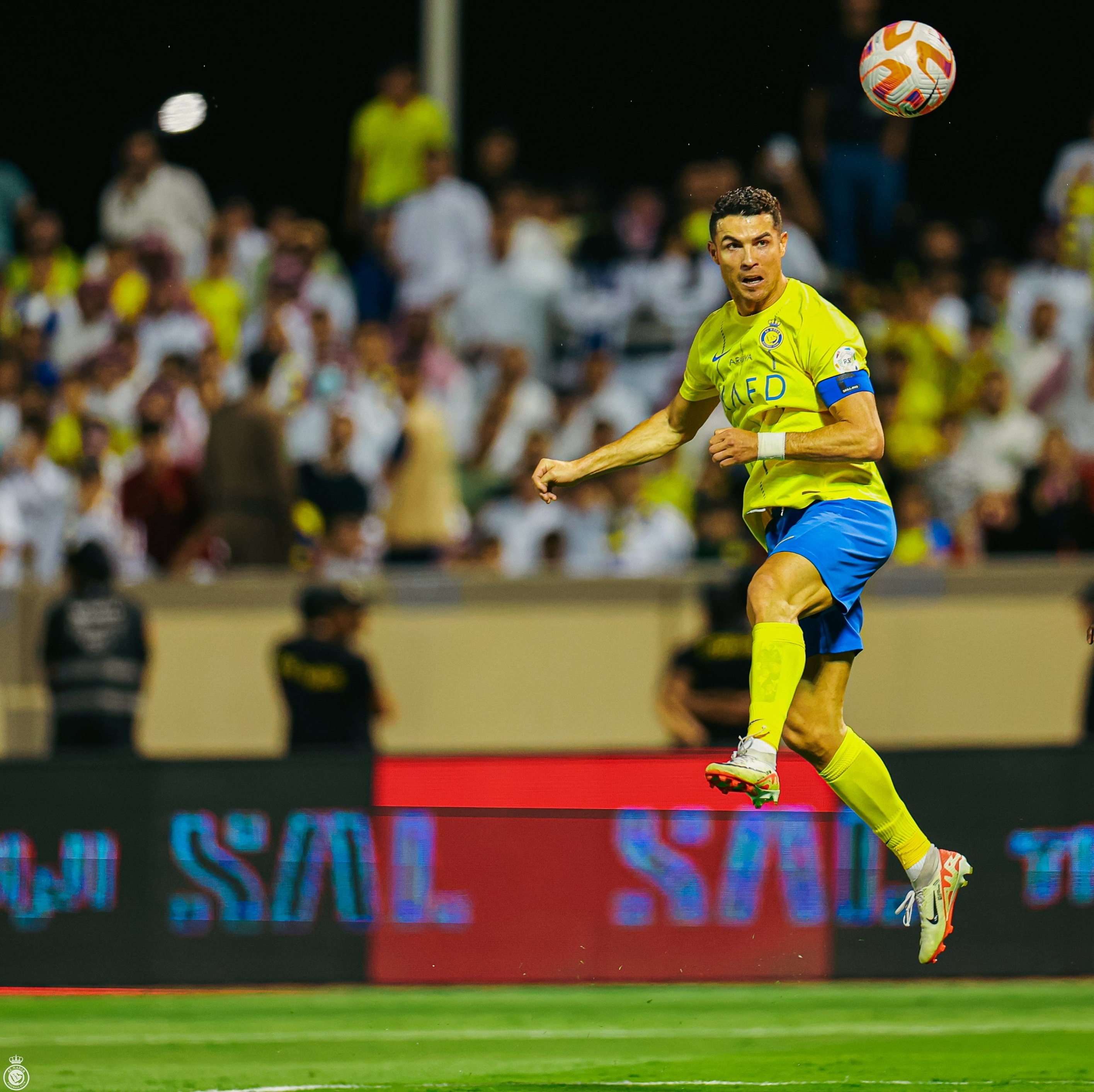 الدوري السعودي : الهلال يستغل تعثر الاتحاد ويستعيد الصدارة ورونالدو والنصر يواصلان انتفاضتهما