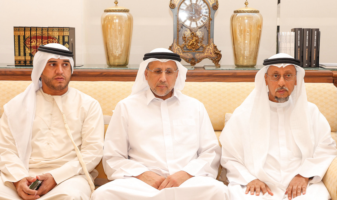 "أحمد الحداد وعلي الحمادي يعزيان راشد الحبتور"