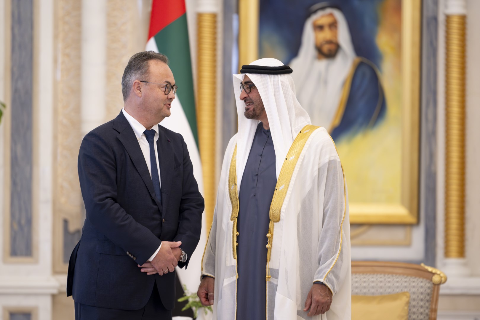 "وام"