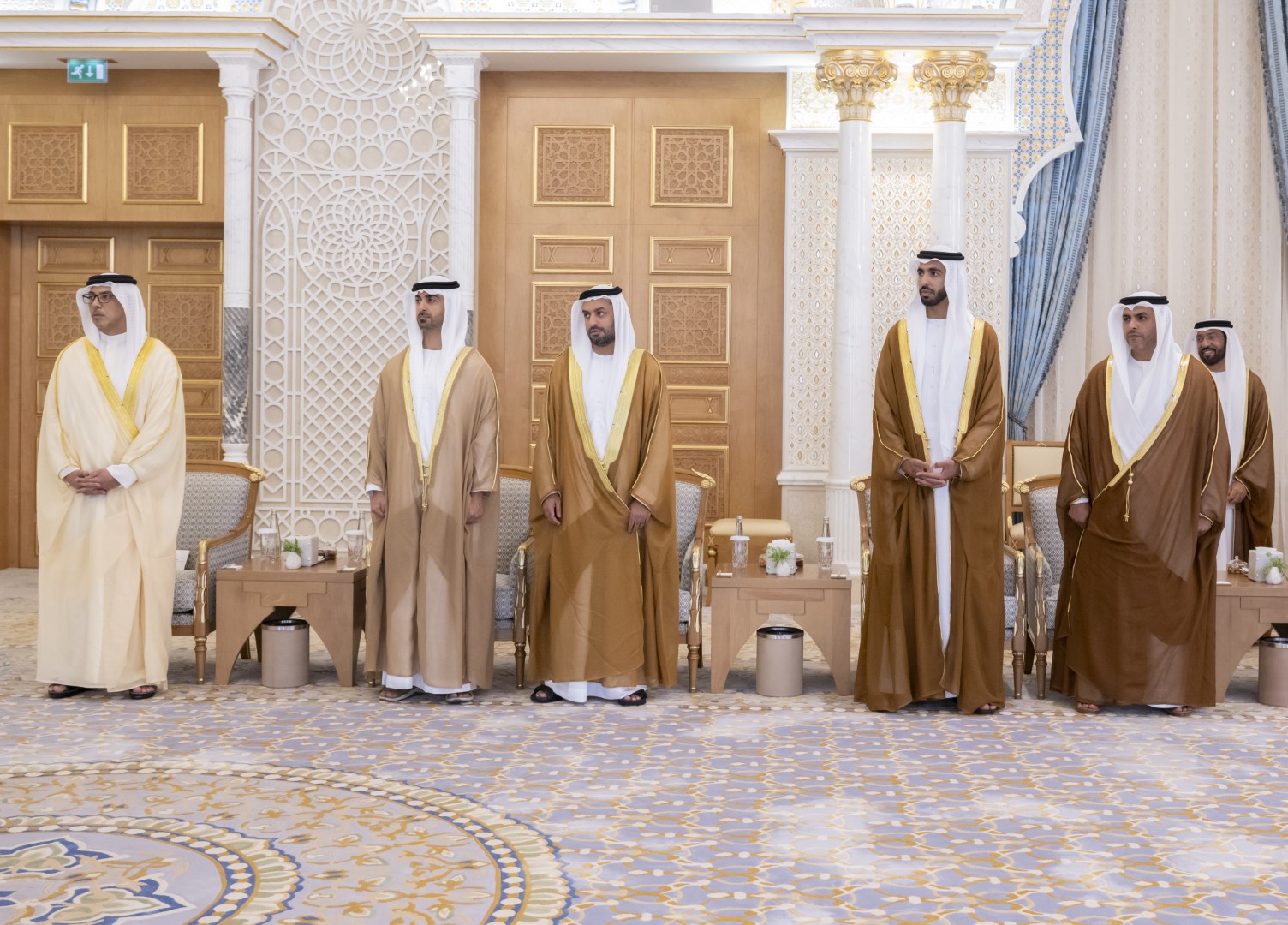 "وام"