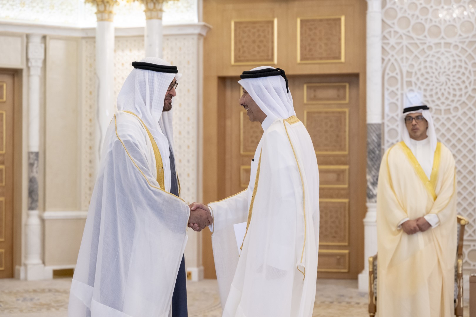 "وام"
