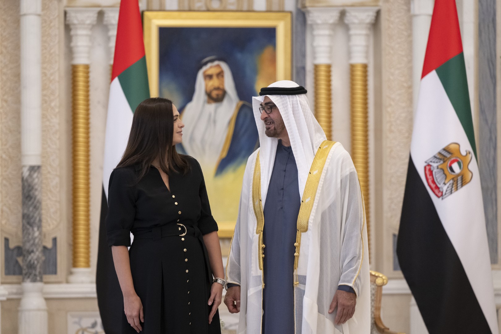 "وام"