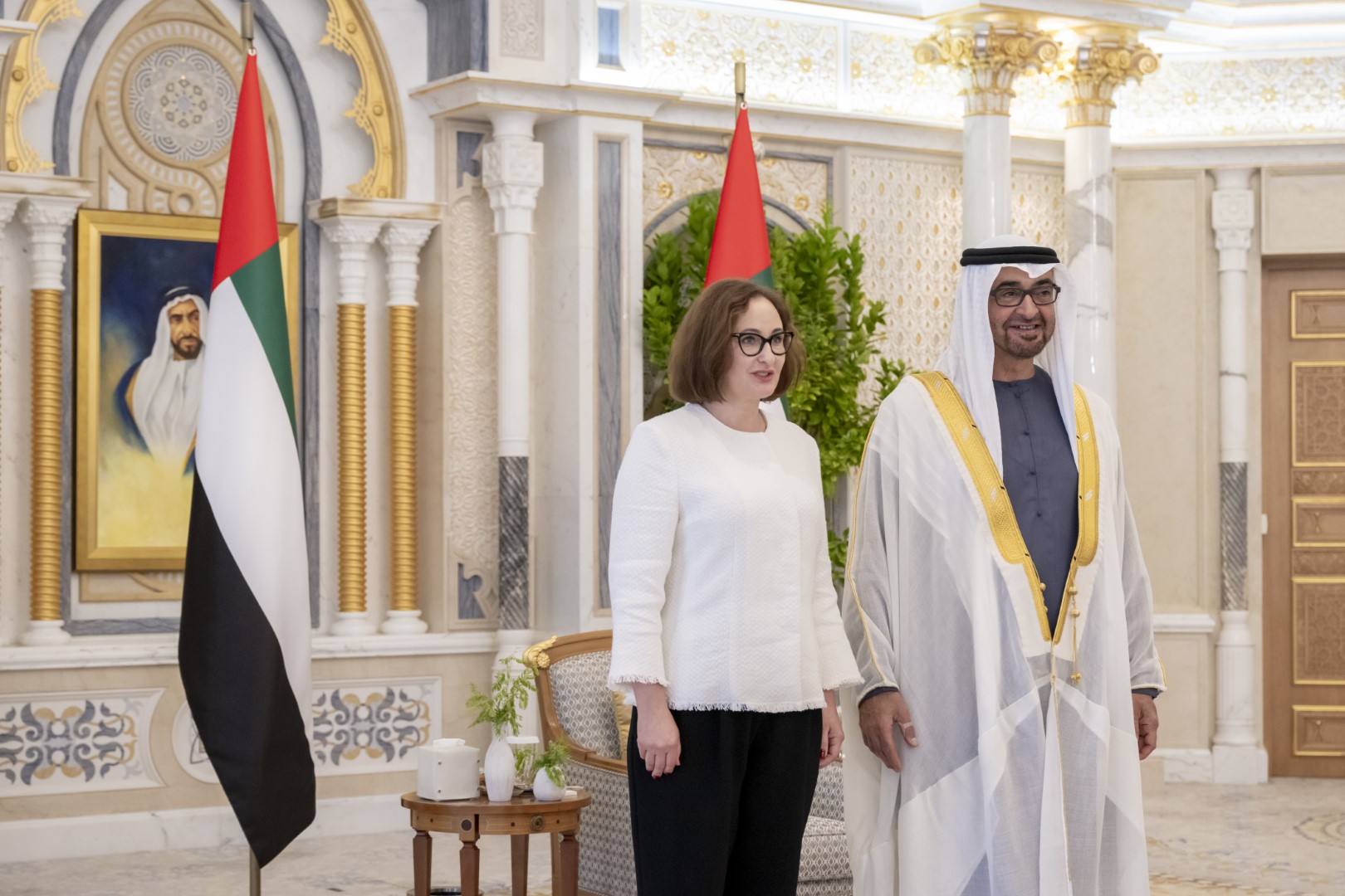 "وام"