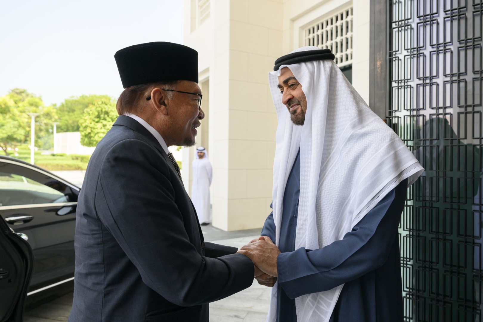 "وام"