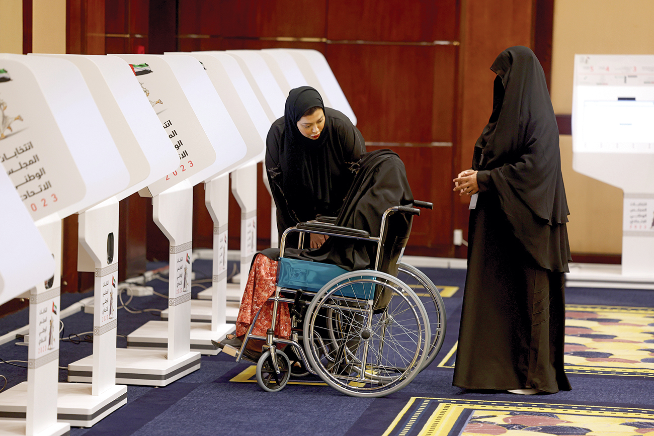 "إقبال من كبار المواطنين على التصويت"