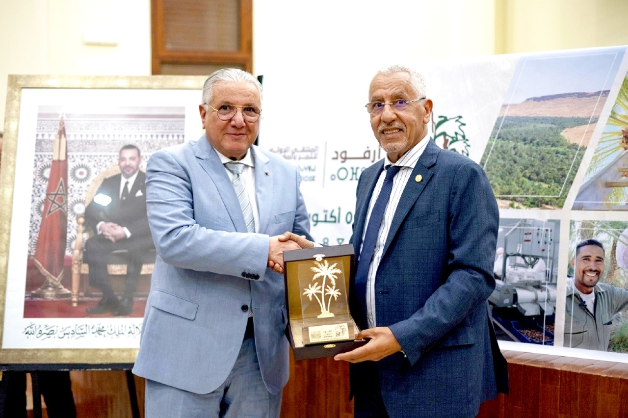 "خلال تكريم جناح دولة الإمارات بملتقى التمور في المغرب - وام"