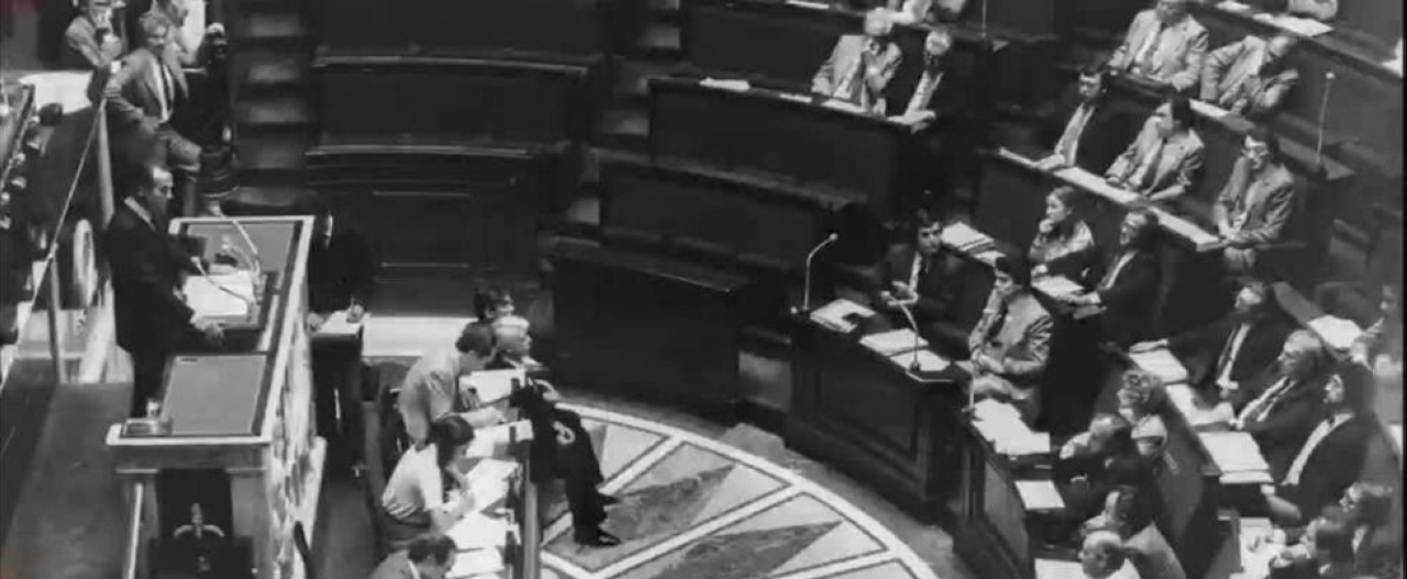 "1981 إلغاء عقوبة الإعدام في فرنسا."