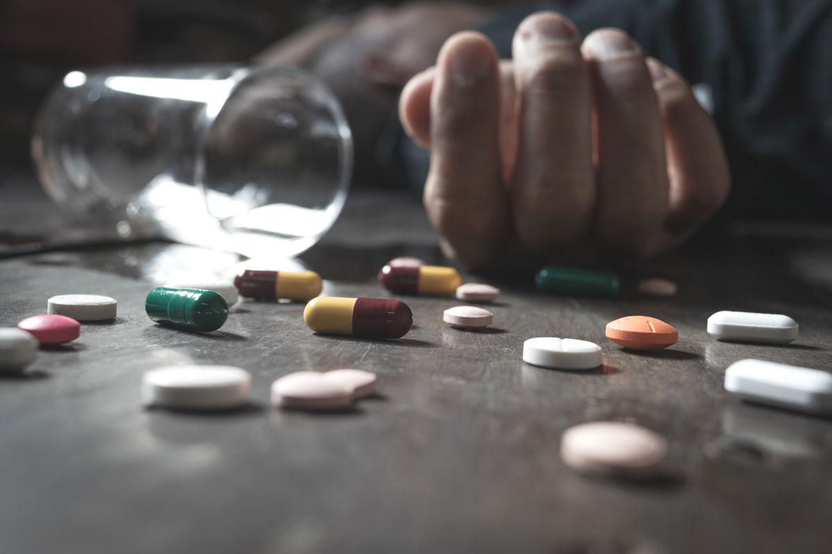 وفيات الجرعات الدوائية الزائدة يرتفع إلى 3 أضعاف بين الأمريكيين من ذوي التعليم المحدود