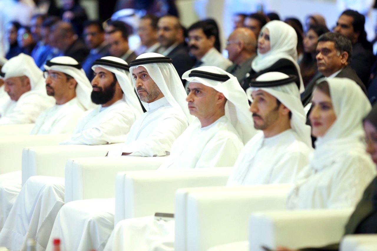 "عوض الكتبي وعبد الله الفلاسي ومروان الملا خلال الملتقى | من المصدر"