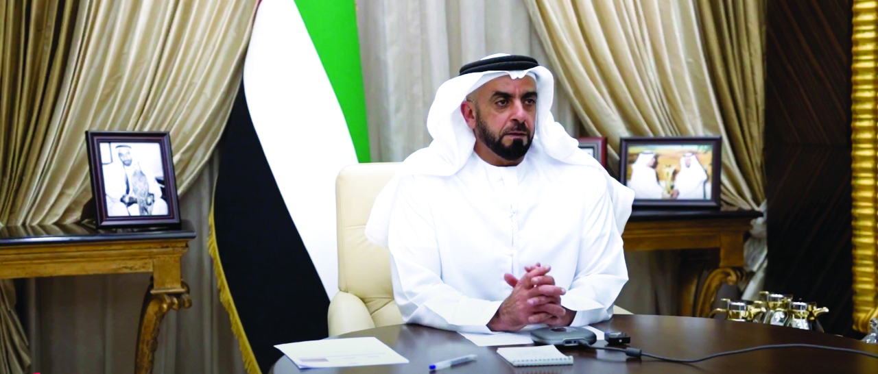 "سيف بن زايد خلال متابعة «تمرين براكة الإمارات 2023» - وام"