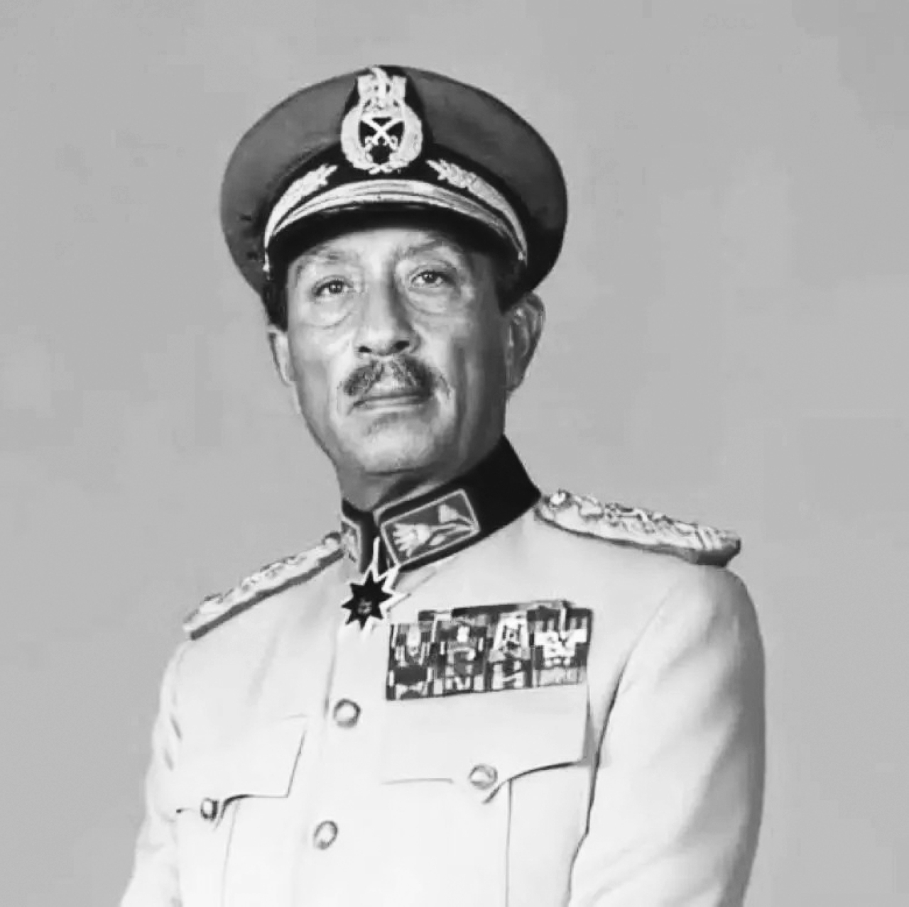 "1970 محمد أنور السادات يتولى رئاسة مصر رسمياً خلفاً لجمال عبد الناصر."