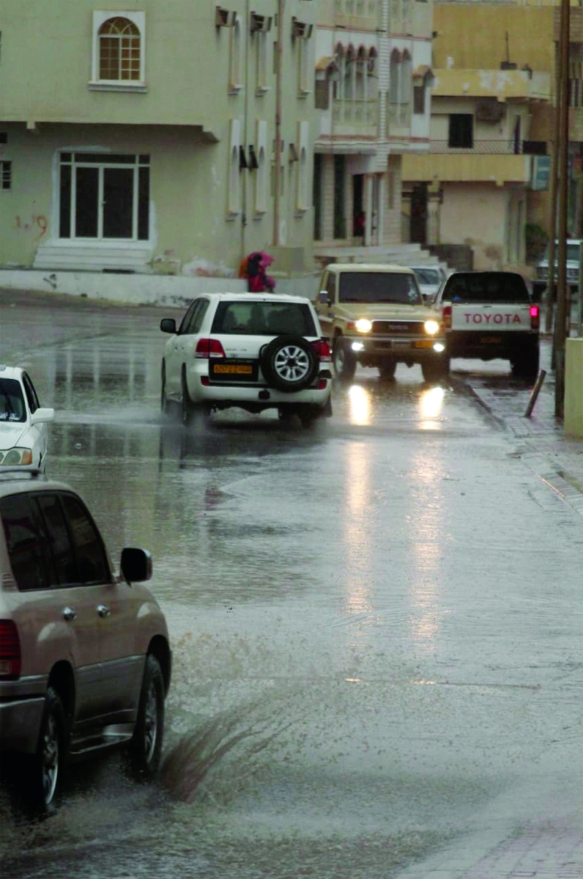 «تيج» نحو إعصار استوائي شديد